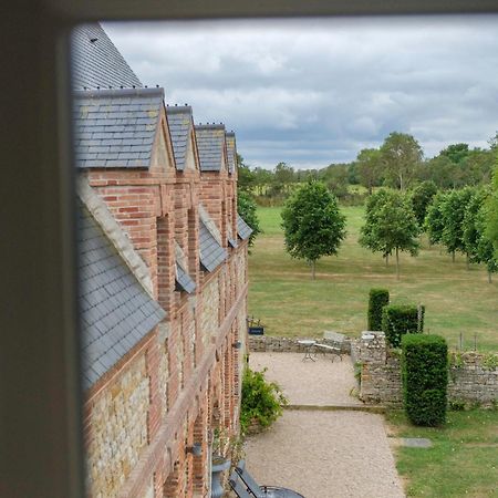 Le Domaine De Ravenoville - Pierres D'Histoire Экстерьер фото